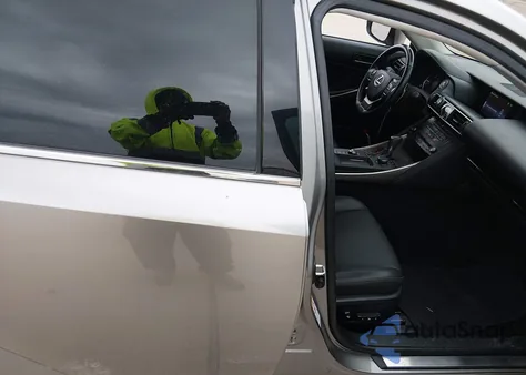 2017 Lexus Is 200T z USA, uszkodzony, nr VIN JTHBA1D26H5044119